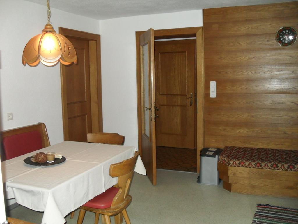 Haus Schellenschmied Apartment Pettneu am Arlberg Room photo