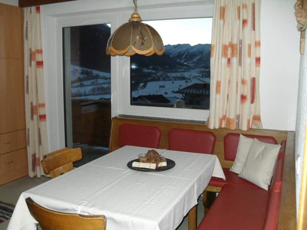 Haus Schellenschmied Apartment Pettneu am Arlberg Room photo